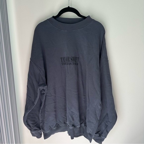 NWT Taylor Swift Eras Tour Blue Crewneck Sweatshirt Size XL - Picture 1 of 5